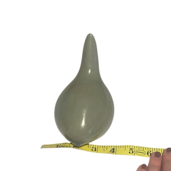 Glazed ceramic chubby bird small sage green minimalist shelf sitter decor - Picture 9 of 11